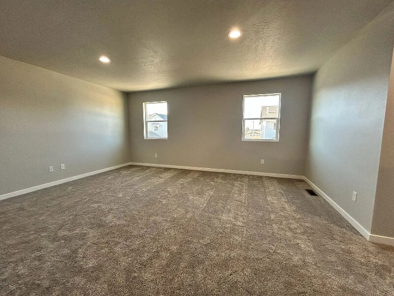 Building Photo - 4932 S Amorita Ave