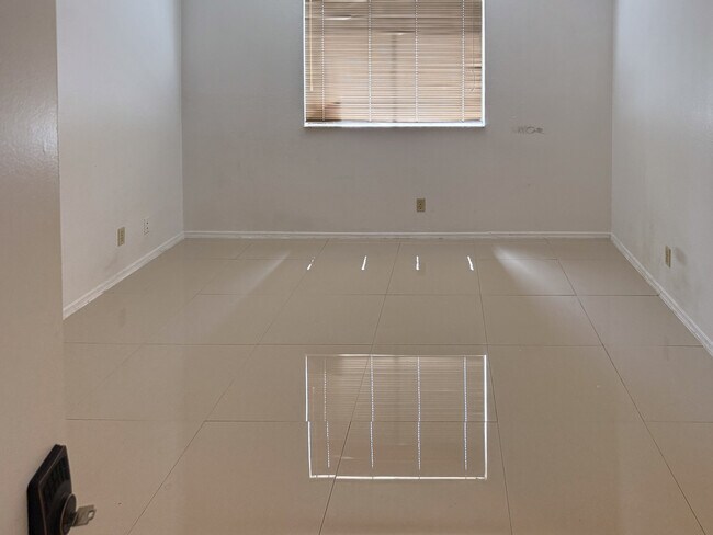 Building Photo - 2986 S University Dr