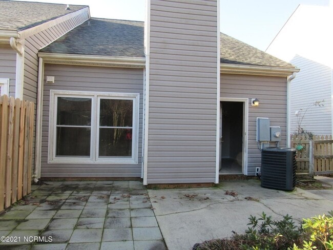 Building Photo - 314 Bracken Pl