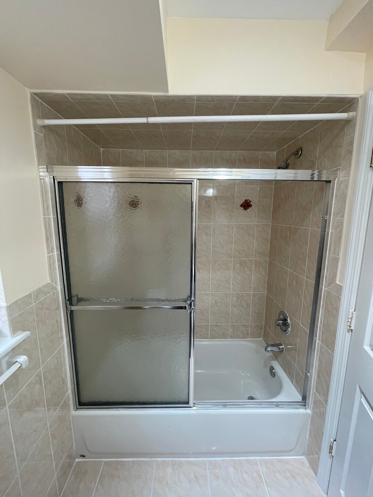 Building Photo - 93 Osborne Ter