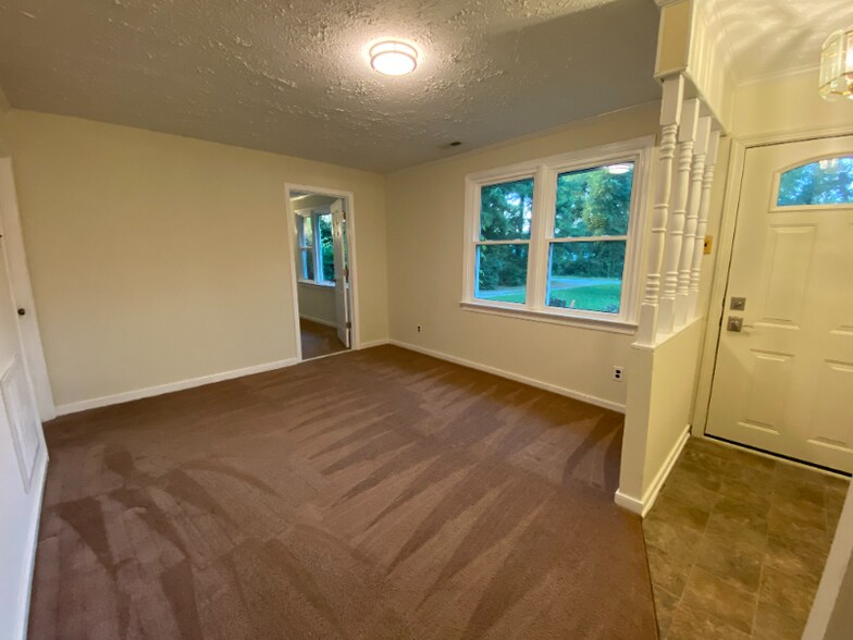 Building Photo - 1599 Early St