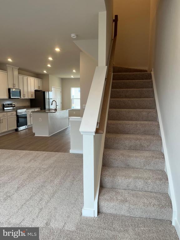 Building Photo - 90 Trotting Rd