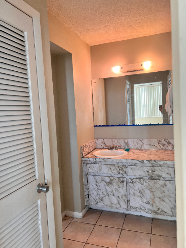 Building Photo - 1410 S Ocean Dr
