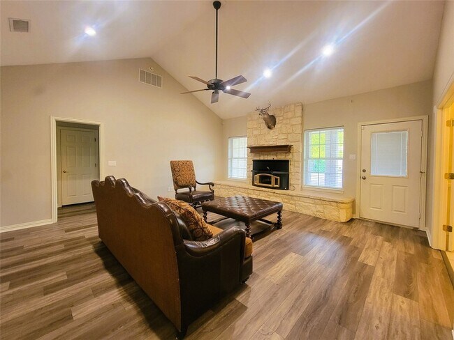 Building Photo - 2525 Colt Ln