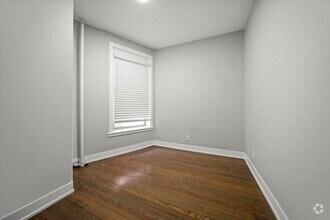 Building Photo - 1 bedroom in Chicago IL 60613