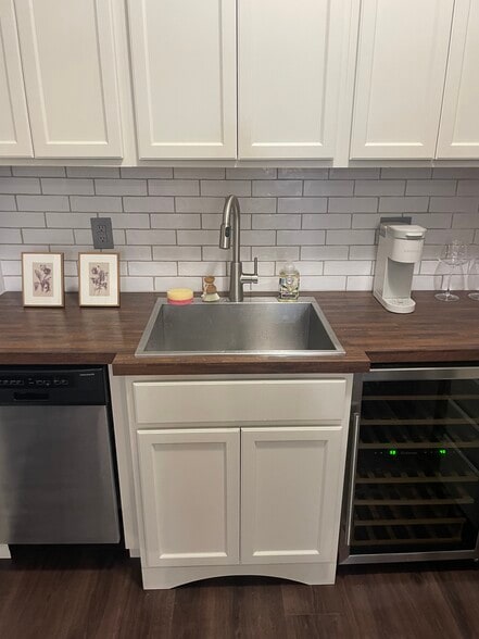 Building Photo - 415 S Washington St