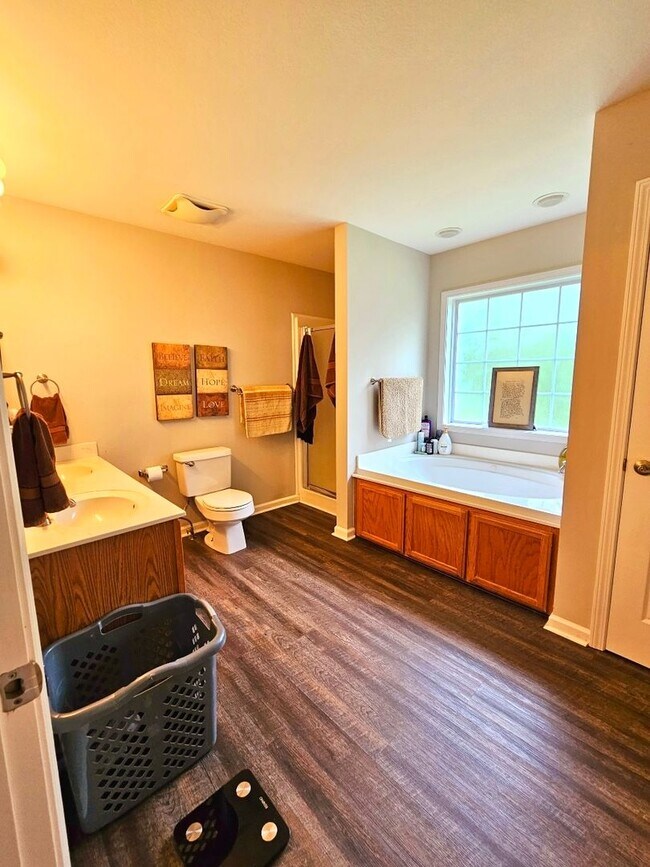 Building Photo - 2871 Prince Dr