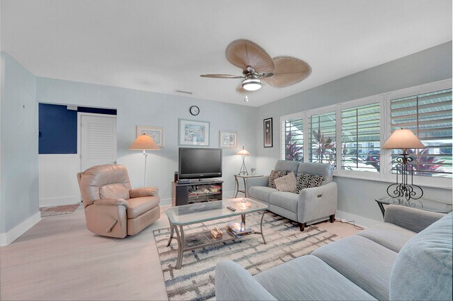 Building Photo - 1708 Sunset Isle Rd