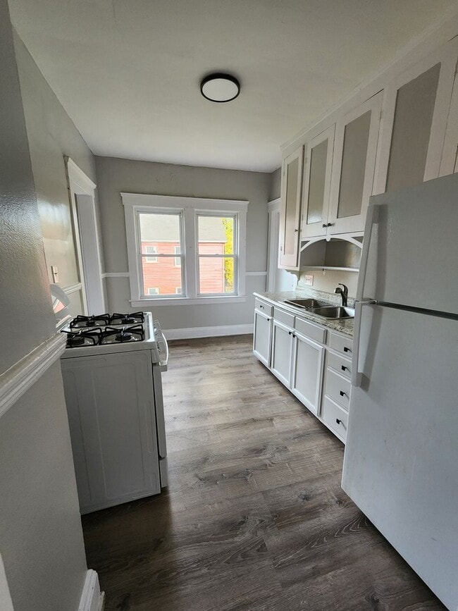 Building Photo - Adams9914