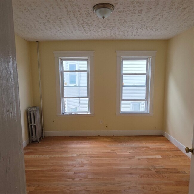Building Photo - 39 Goodale Rd