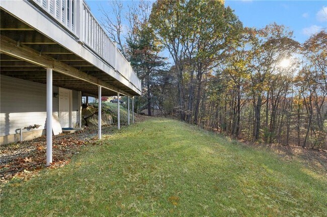 Building Photo - 42 Rollingwood Dr