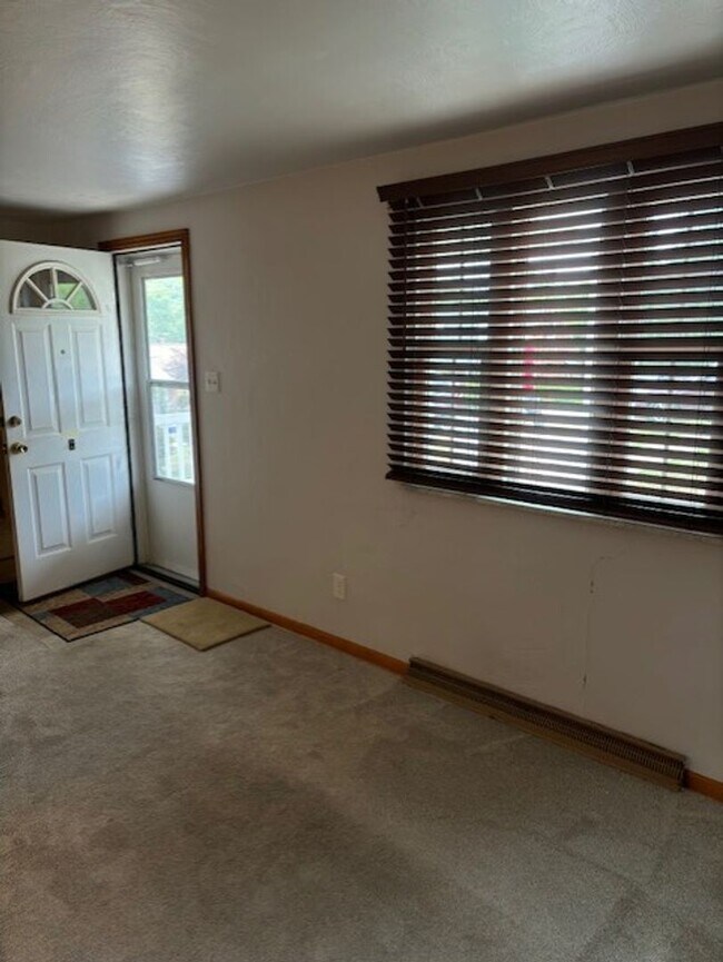 Building Photo - Beautiful Home for Rent