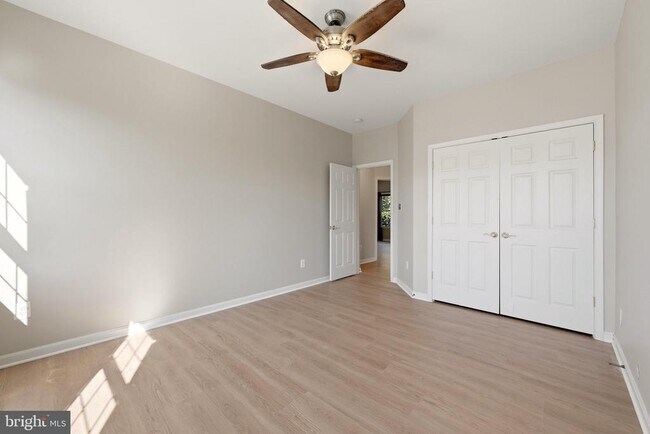 Building Photo - 43725 Red House Dr
