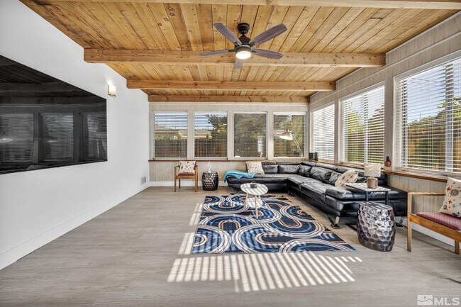 Building Photo - 405 Gregory Way