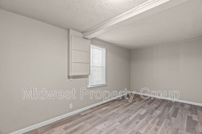 Building Photo - 161 Anistasia Dr