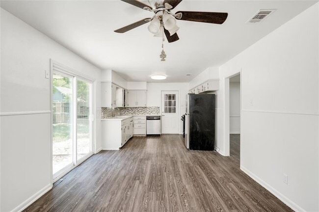 Building Photo - 809 Neans Dr