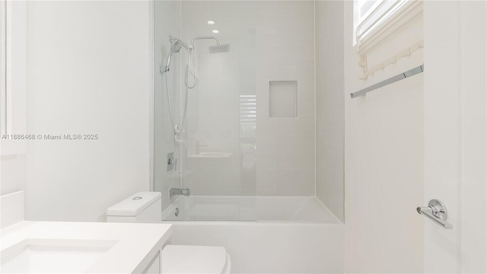 Building Photo - 6611 NW 105th Pl