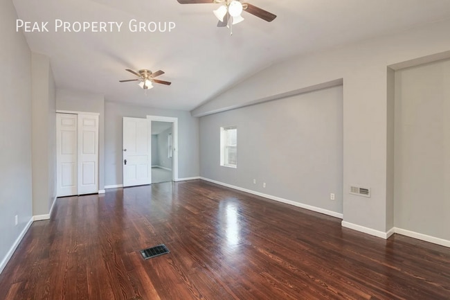 Building Photo - 2323 Flora St