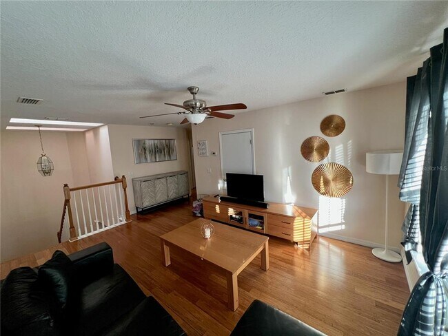 Building Photo - 614 Nadina Pl