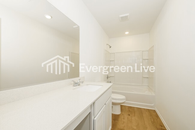 Building Photo - 4005 Olivia St