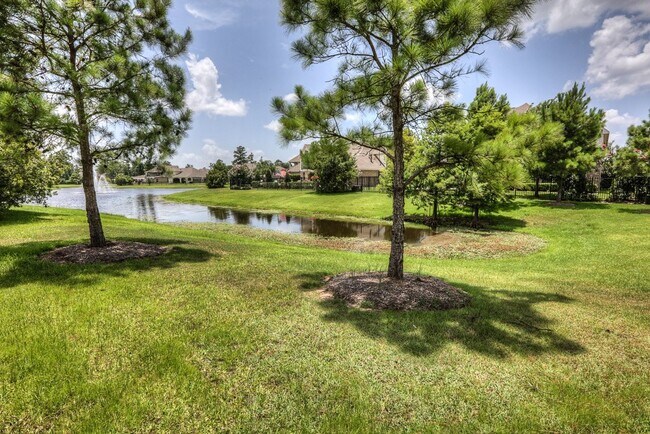 Building Photo - 154 W Hullwood Ct