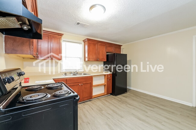 Building Photo - 3621 Vanuys Rd