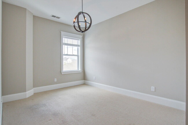 Building Photo - 1636 Juliana St