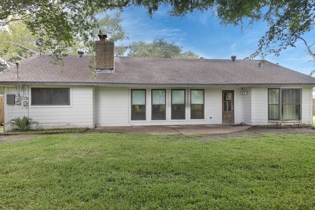 Building Photo - 1226 Ferndale Dr