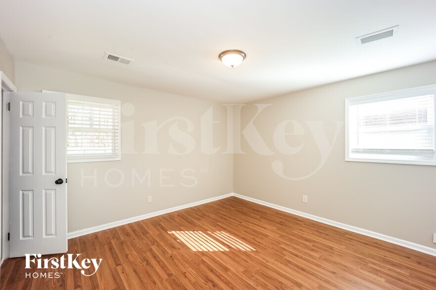 Building Photo - 3480 Leisure Ln