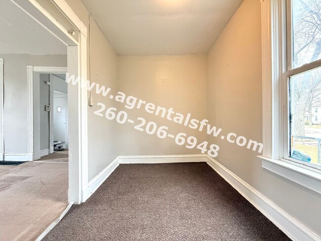 Building Photo - 4 Bedroom House