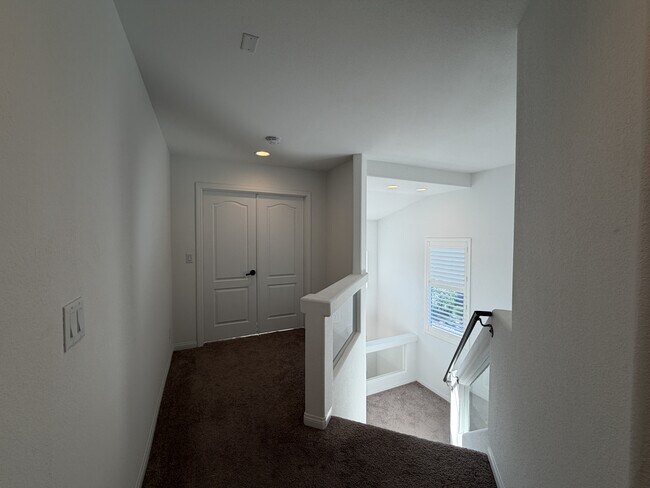 Building Photo - 7008 W Steele Canyon St