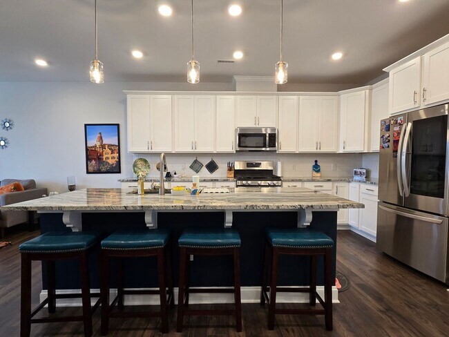 Building Photo - 1207 Falling Rock Pl