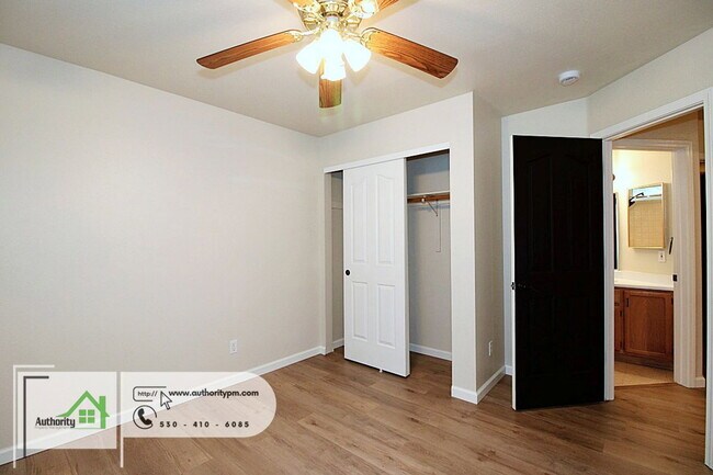 Building Photo - 3527 Savage Dr