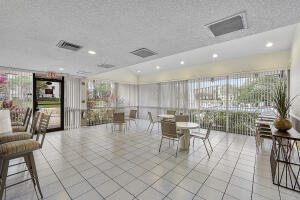 Building Photo - 2236 N Cypress Bend Dr