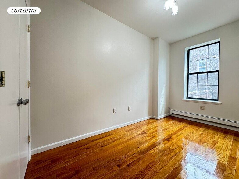 Building Photo - 247 Troy Ave