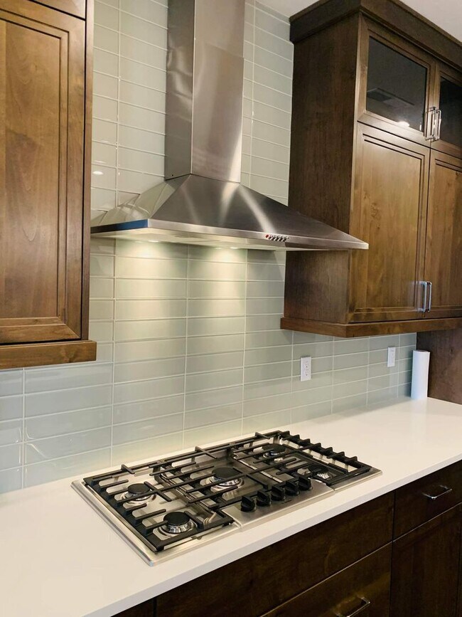 Building Photo - Stunning Home in Harris Ranch with Community Pool!