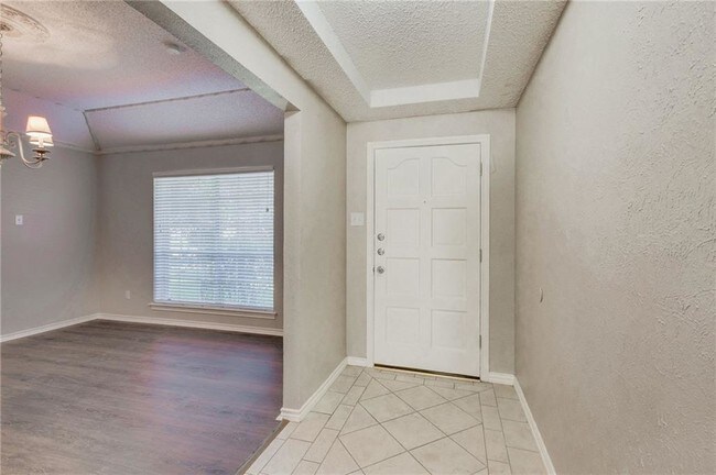 Building Photo - 1108 N Park Dr