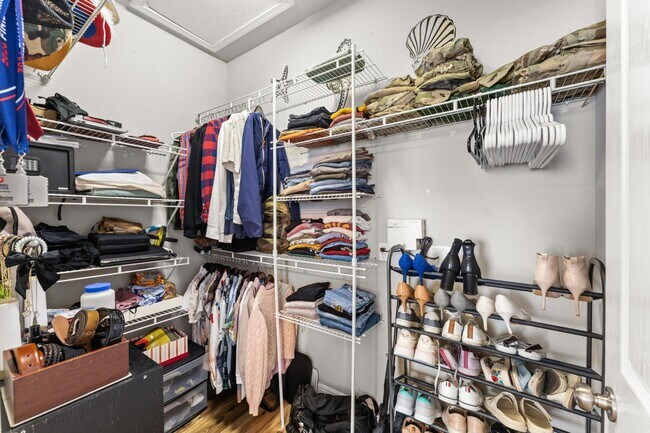 Building Photo - 486 Fanny Ann Way