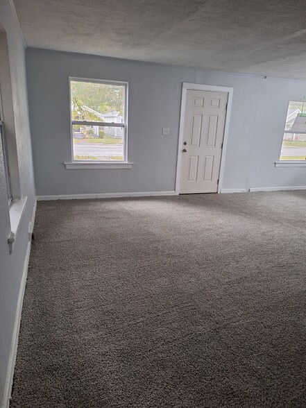 Building Photo - 1613 Jackson Ave