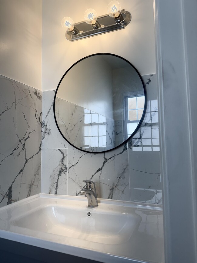 Building Photo - 295 Paulanne Terrace