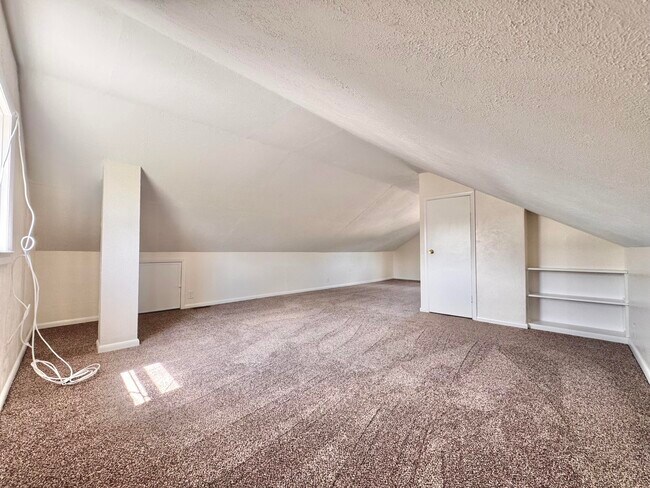 Building Photo - 107 N Robbins Ct