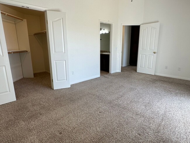 Building Photo - COMING SOON! 3+2+ Bonus Room with attached garage