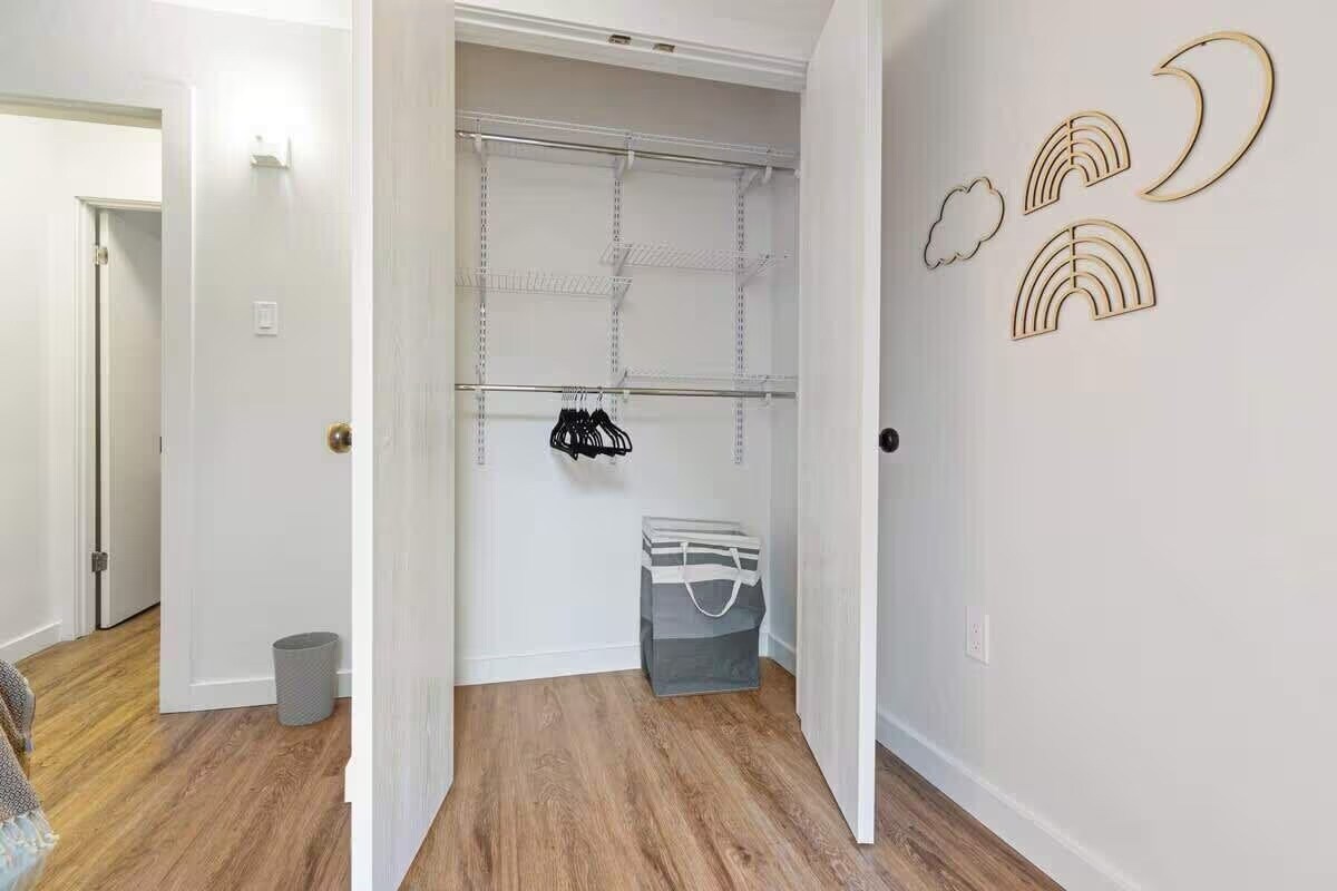 Bedroom 3 Closet - 521 Alpine Ave