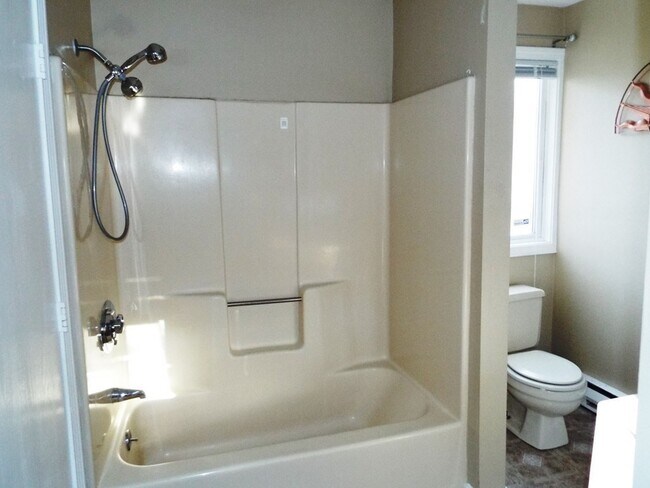 Building Photo - 97 Highwood Dr
