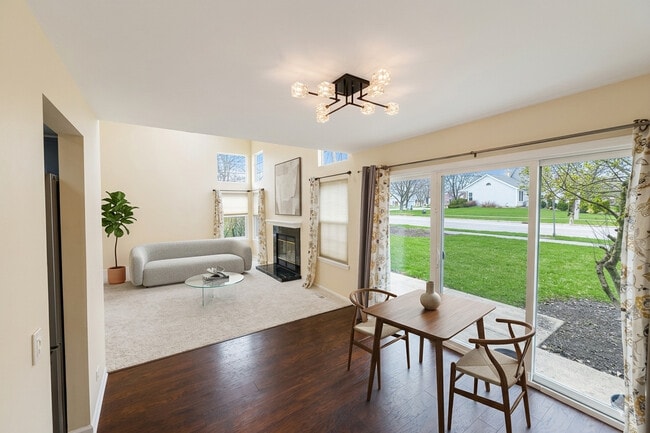 Building Photo - 147 White Branch Ct N