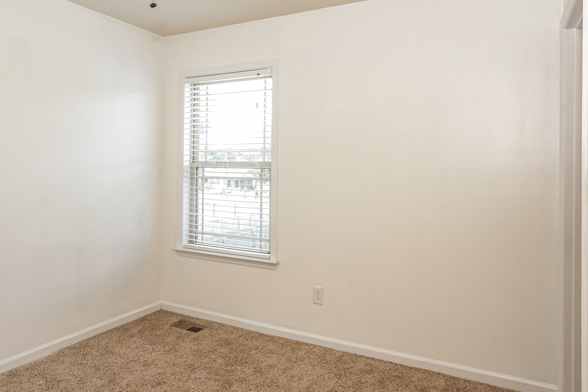 Building Photo - 138 Chestnut Cove