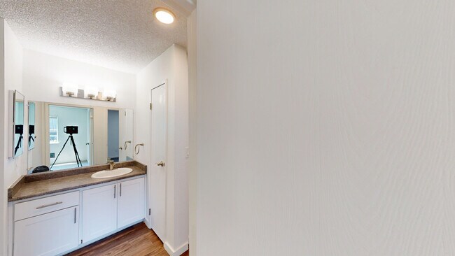 Building Photo - 521 Alameda del Prado