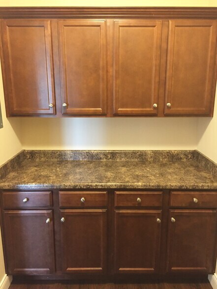 Building Photo - 4690 Picadilly Cir