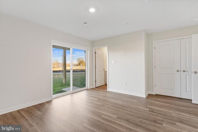 Building Photo - 7430 Fern Gully Way