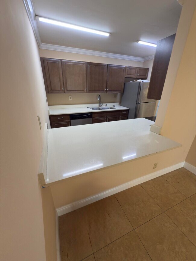 Building Photo - 1880 N Congress Ave